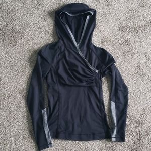Lululemon size 6 run top